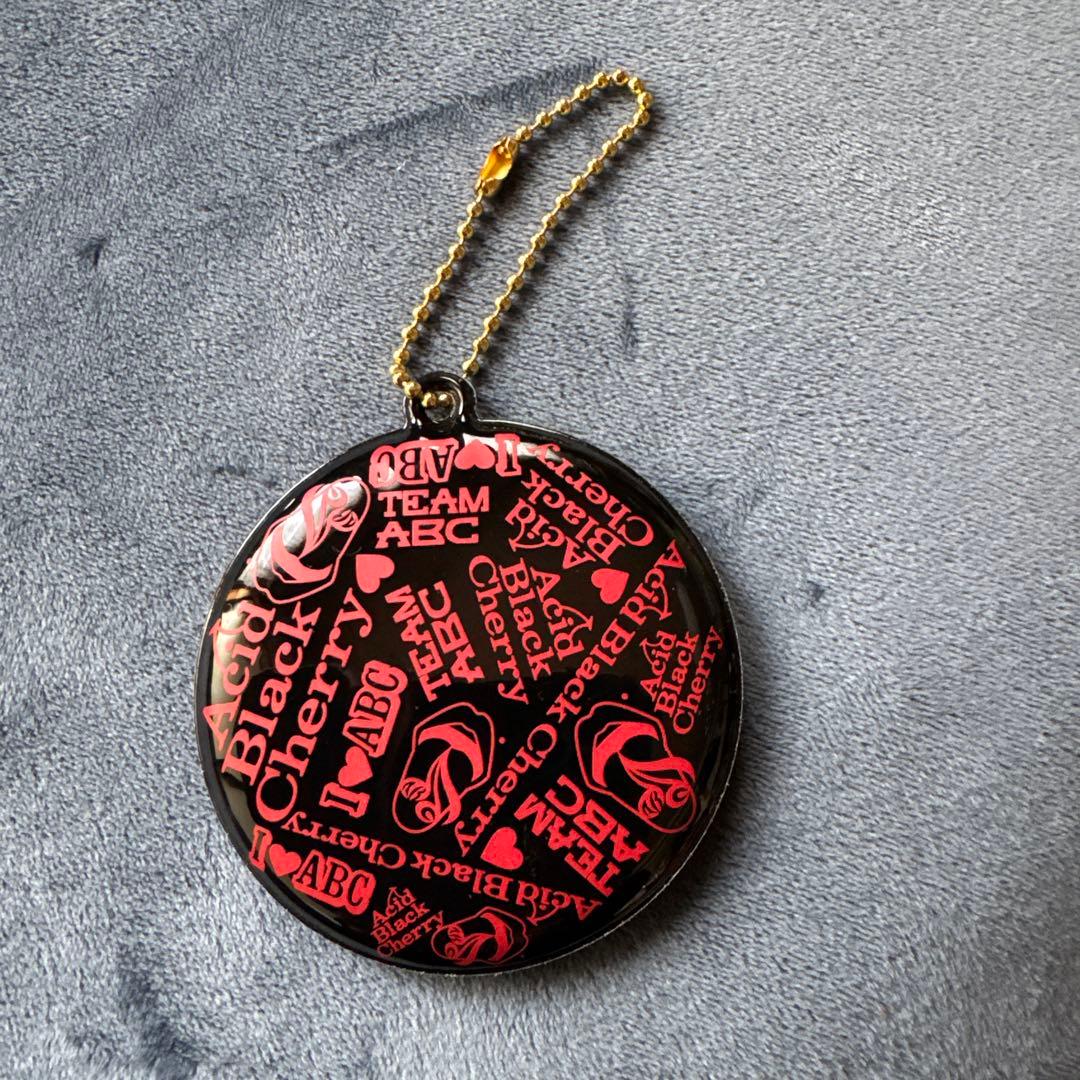 AcidBlackCherry リフレクターキーホルダー - メルカリ