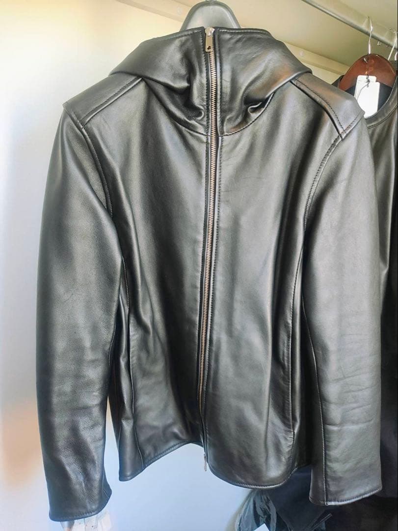 美品 タグ UNITED TOKYO レザー フーディー シングルライダース 1 きめ細かいラムレザー×手加工による上品さ】洗練された日本製本革