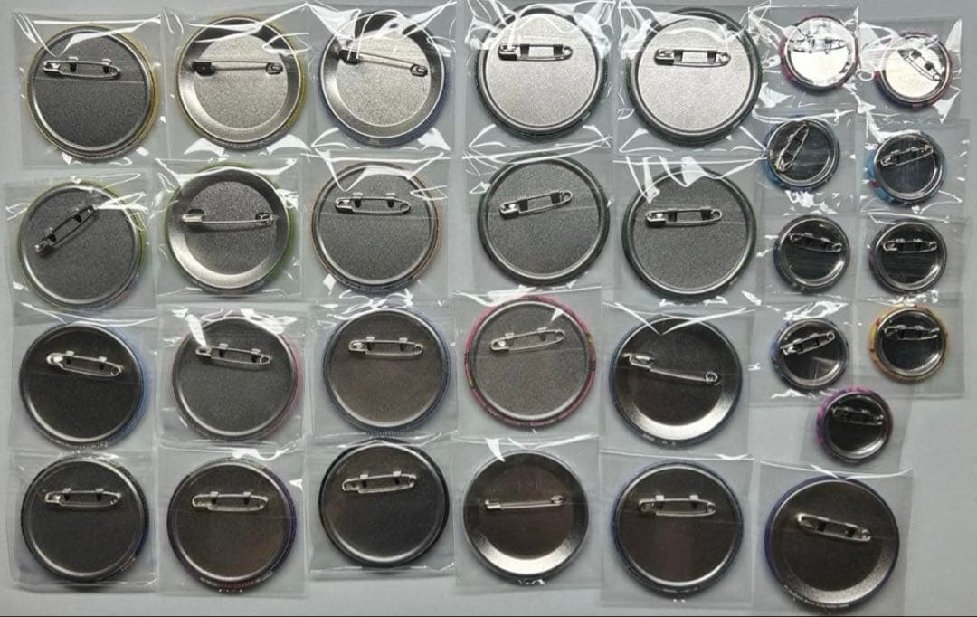 名探偵コナン 缶バッジ30点セット コナン展 劇場版 ホロ貴重品