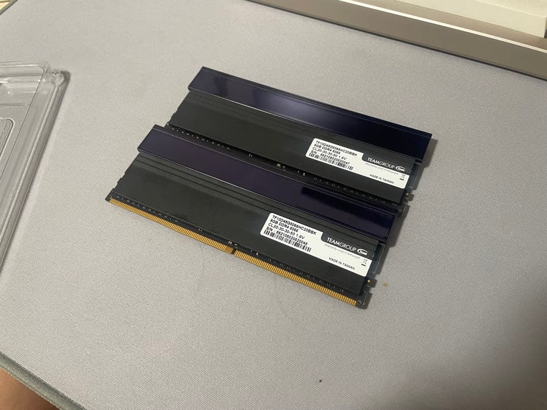 メモリー TEAMGROUP Xtreem ARGB DDR4 16GB 5066MHz