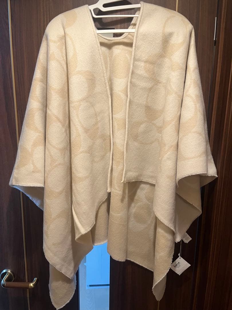 COACH シグネチャー ケープ COACH ケープ シグネチャー ロゴ ウール ギフトにも (Coach/ポンチョ