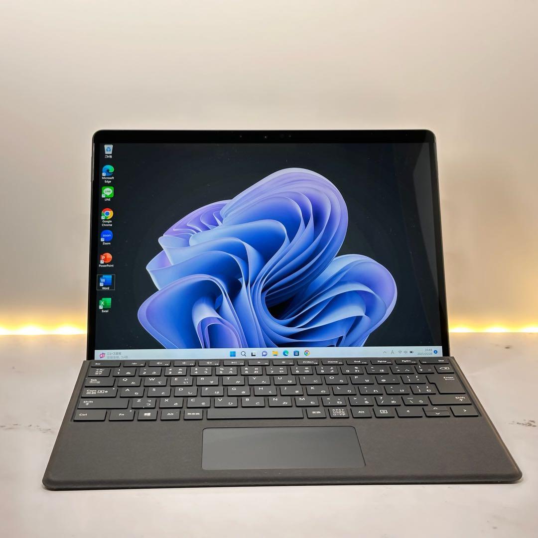 【準新品】　Surface Pro8 i5/8/256 Office