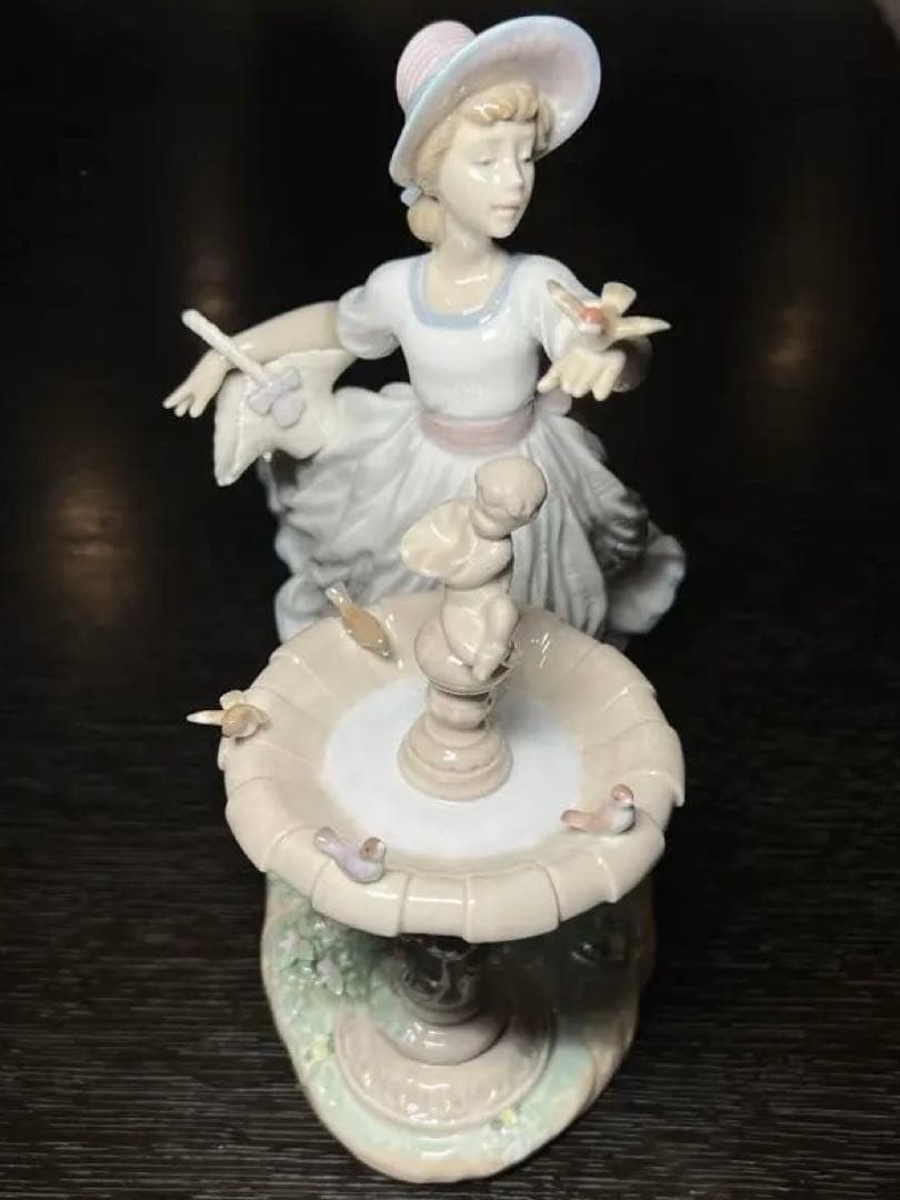 リヤドロ　春を告げる小鳥たち