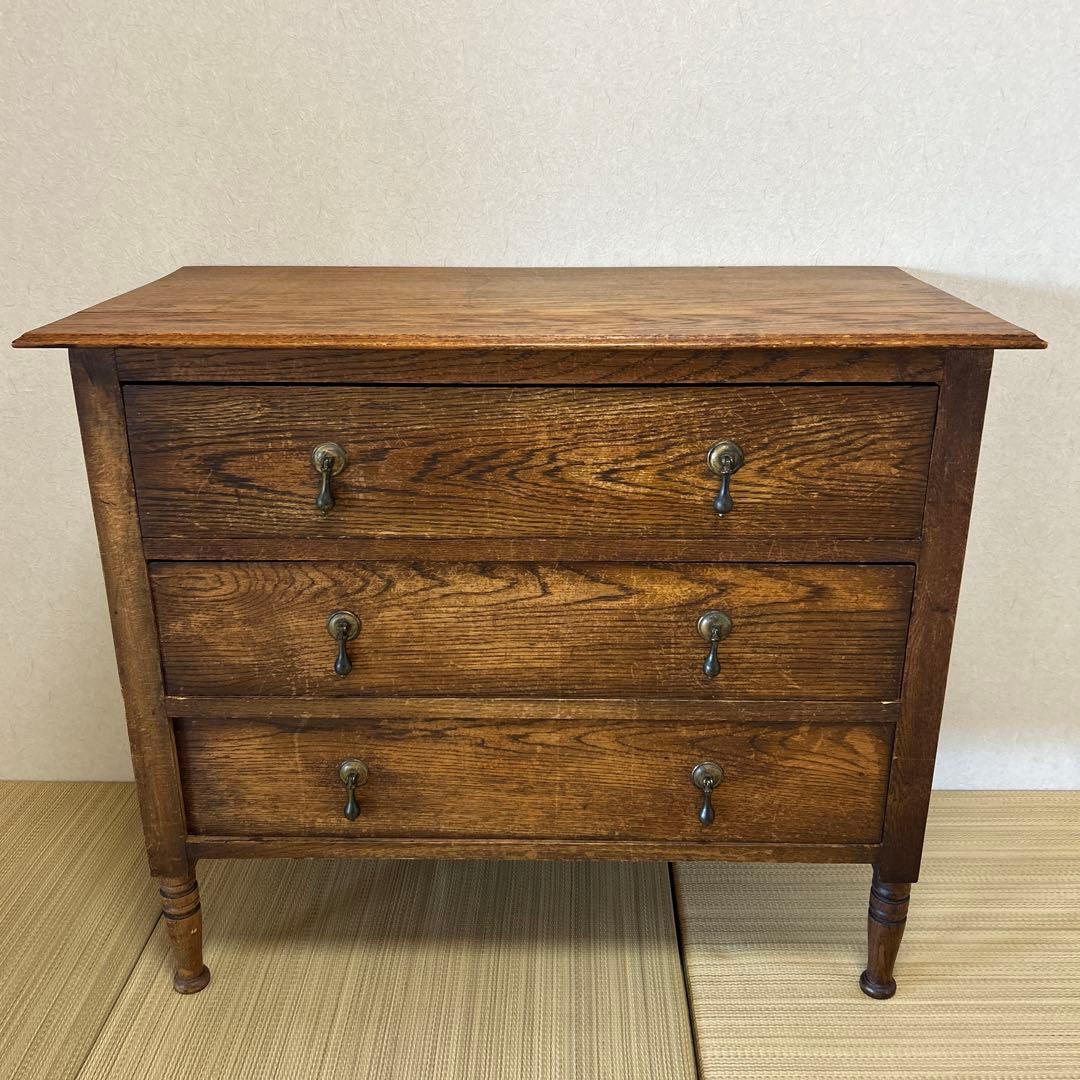 ヴィンテージチェスト　フランス製 フランスから届いた優雅なアンティークのチェスト、曲線ラインが美しい