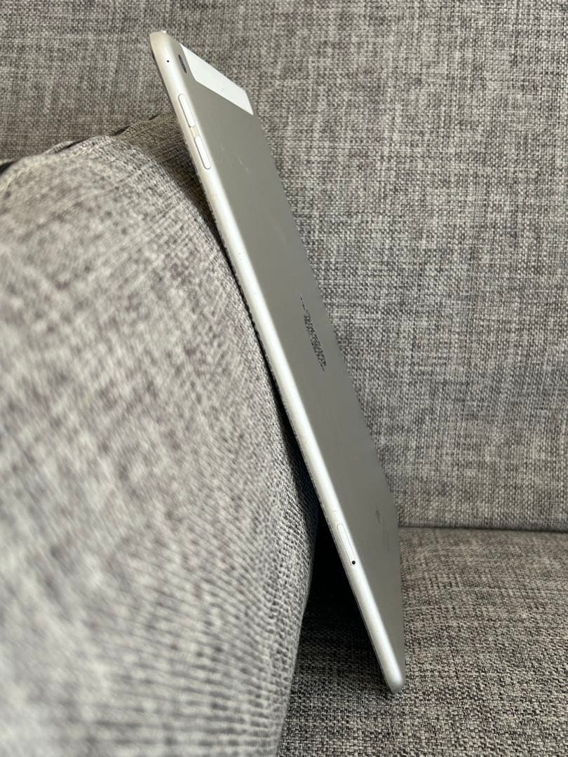 iPad Air 2 128GB Wi-Fi Cellular 充電器なし