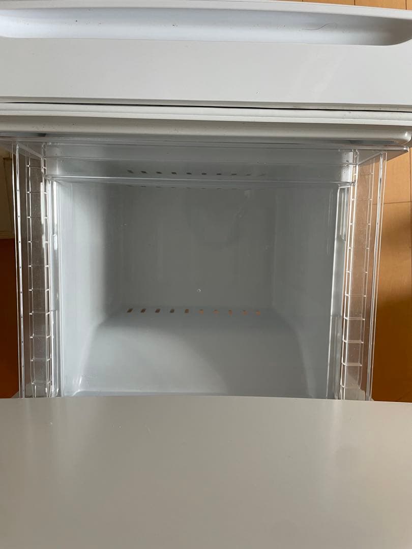 【使いやすい‼️】ノンフロン冷凍冷蔵庫　ホワイト冷蔵庫 156L YRZ-F15J