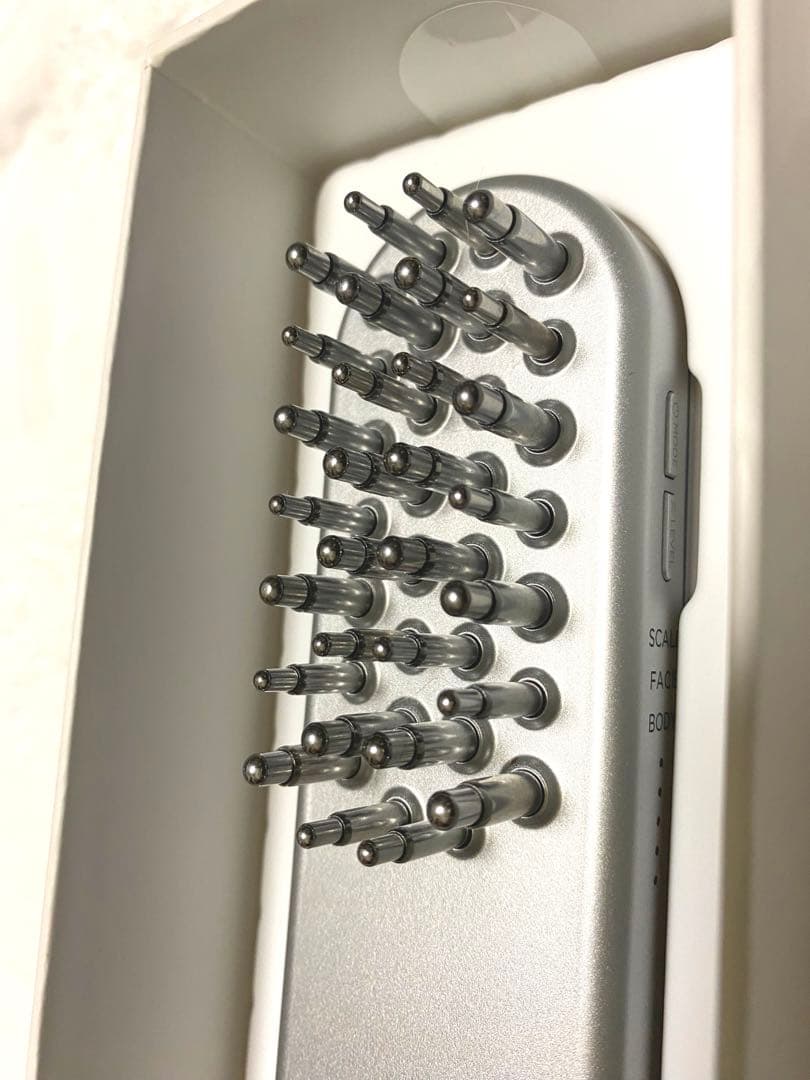 SALONIA 美顔器 スカルプ・フェイス・ボディ用 　　美品　傷、汚れなし