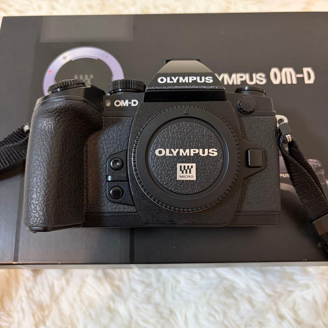 OLYMPUS OM-D E-M1 ミラーレス一眼カメラ 三脚 カメラバッグ