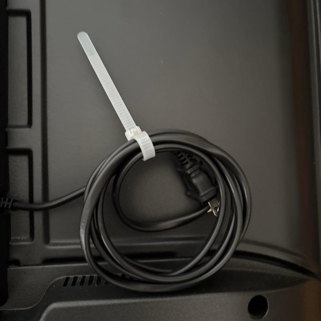 おかだ　【美品】32インチ液晶テレビ 32WB10P 付属品あり