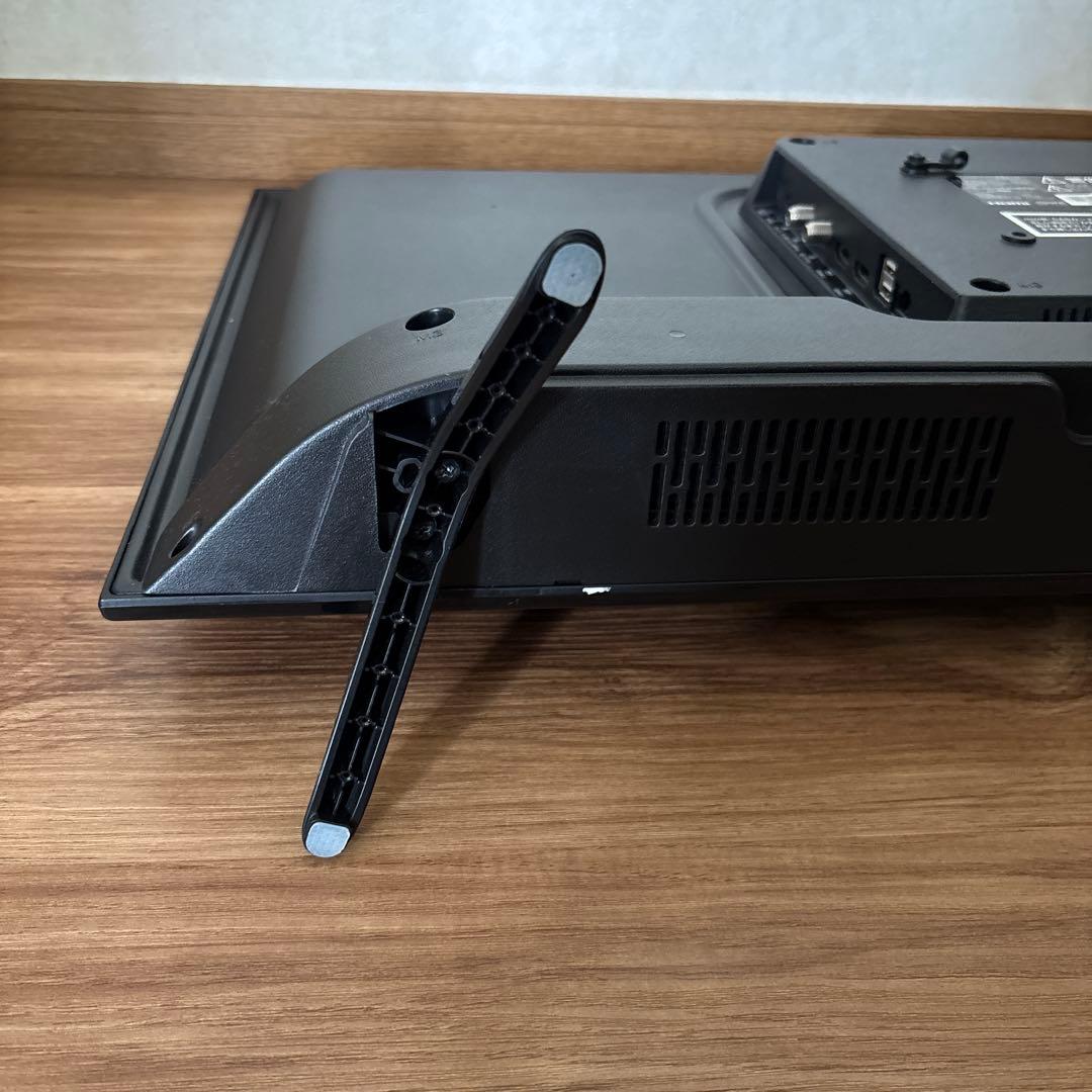 おかだ　【美品】32インチ液晶テレビ 32WB10P 付属品あり