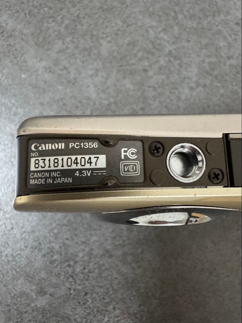デジタルカメラ　Canon IXY PC1356