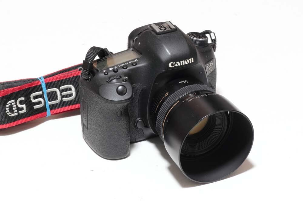 EOS 5D Mark III、EF50mm F1.4 USM、SDカード付