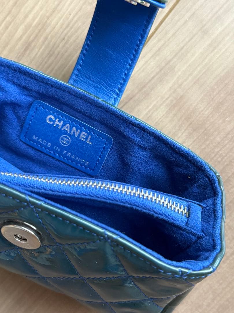 シャネル カードケース/キルティング パテントレザー ブルー