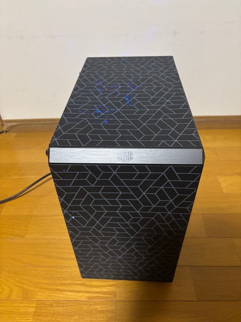 週末値下げ！うっすら青光り！自作ゲーミングPC！新品M.2SSDで快適です！