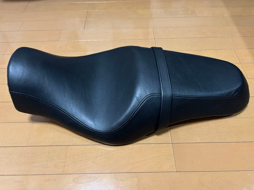 ハーレー　スポーツスター 純正シート ハーレー スポーツスター 〜03年 純正シート ノーマルシート XL XLH