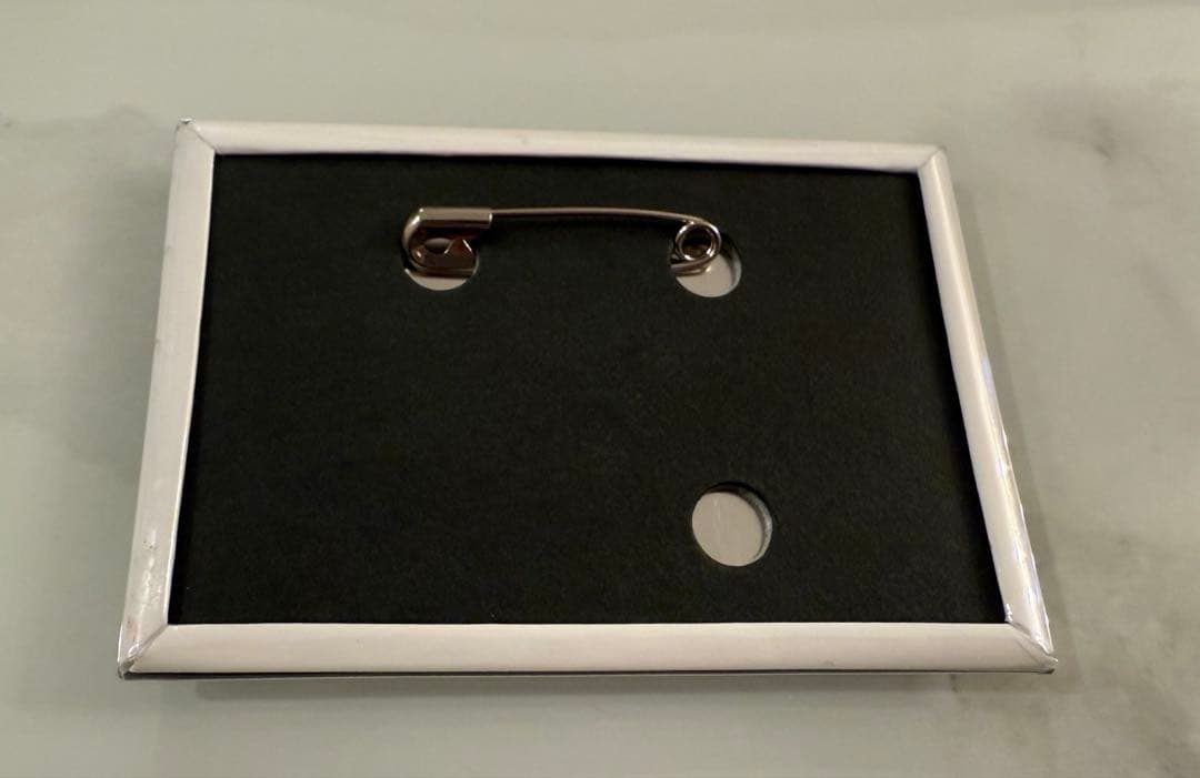 ダンガンロンパ おしおき 缶バッジ 霧切 響子 - メルカリ