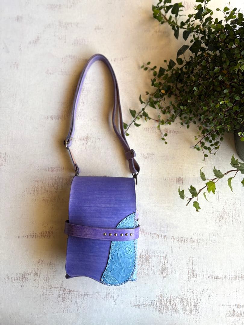 decofierd様専用 手染めラベンダー、ローズ型押の蓋付き大容量シザーケース