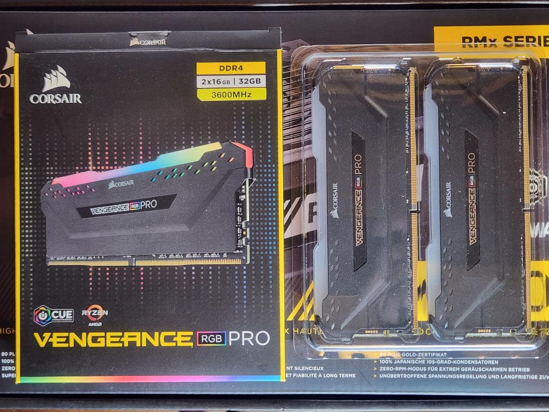 メモリー CORSAIR VENGEANCE RGB PRO 32GB DDR4 3600