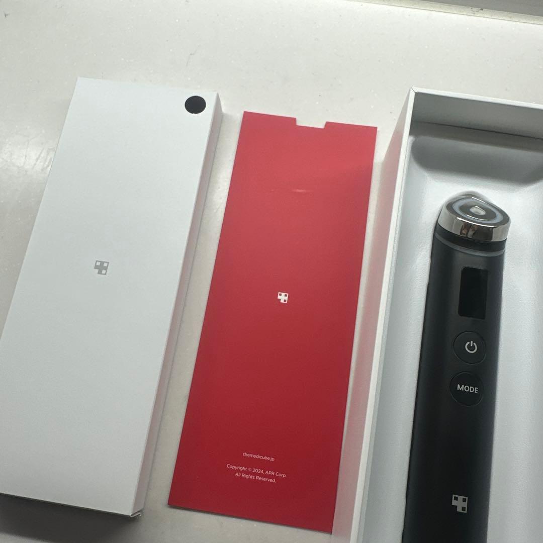 メディキューブ　ブースタープロ　ブラック　美容液付き