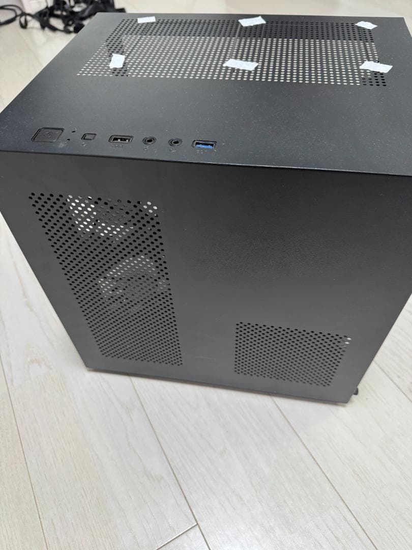 ミニタワーPCケース 強化ガラス 5x RGBファン搭載