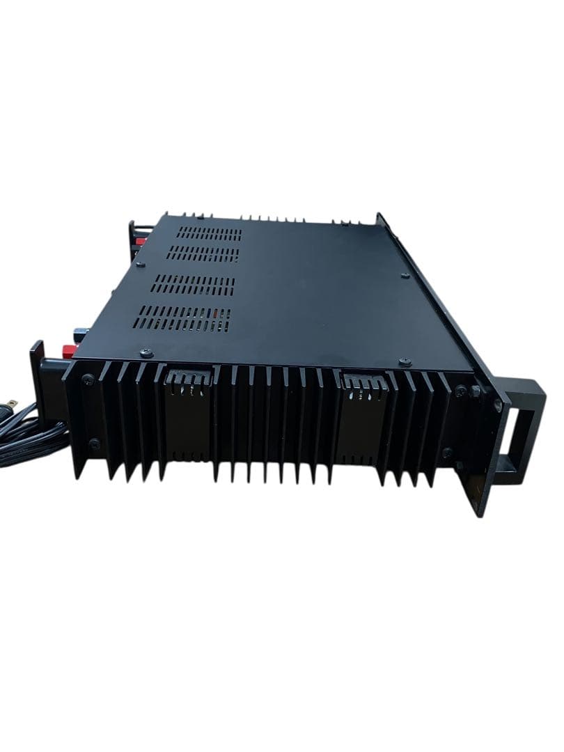 ステレオ パワーアンプ YAMAHA P2050 PROFESSIONAL