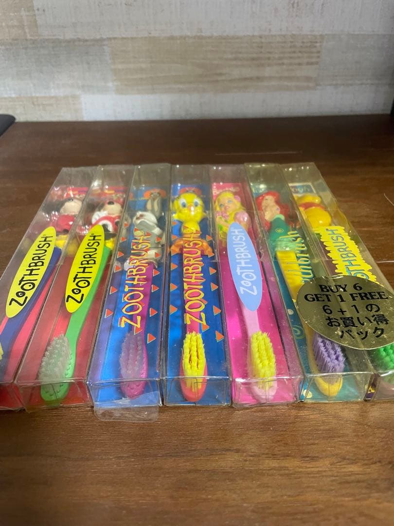 レア☆ディズニー Zoo Toothbrush 8本セット キャラクター付き - メルカリ