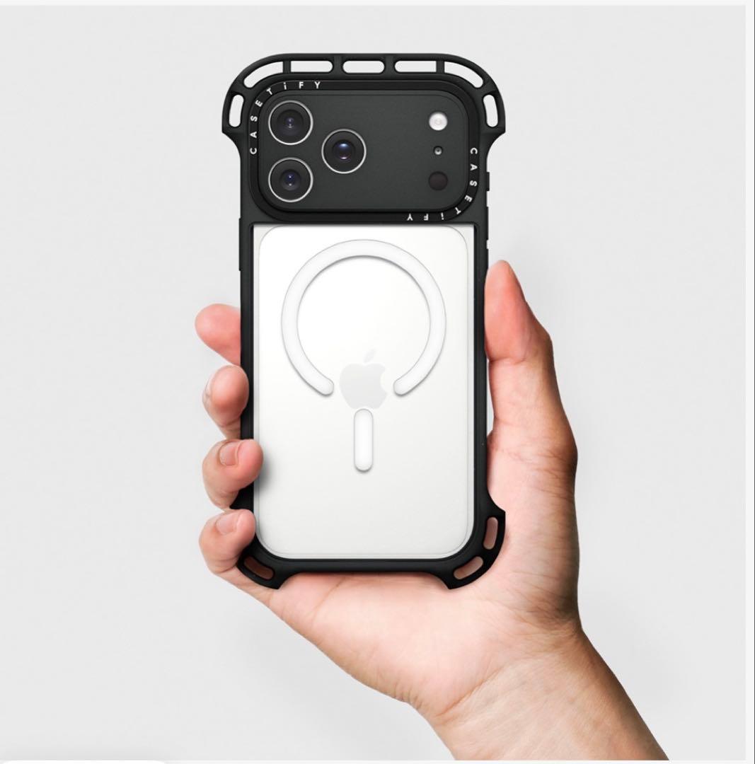 1週間使用でほぼ新品】iPhone17ProMax用 ウルトラバウンスケース