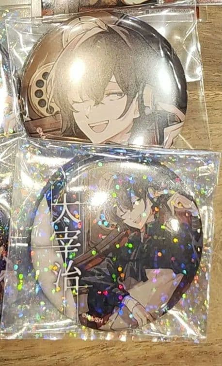 文スト 文豪ストレイドッグス 太宰治 KADOKAWA C106 缶バッジ - メルカリ