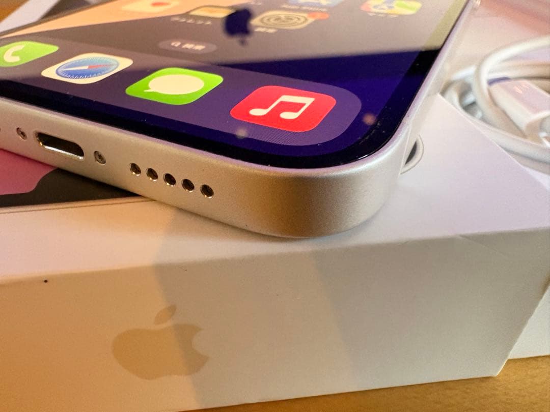 美品SIMフリーApple iPhone 14 256GB スターライト(^^)