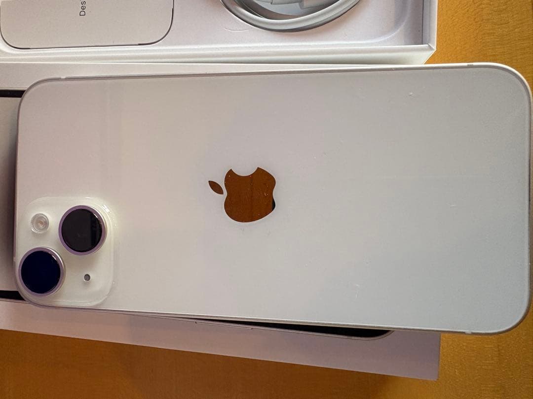 美品SIMフリーApple iPhone 14 256GB スターライト(^^)