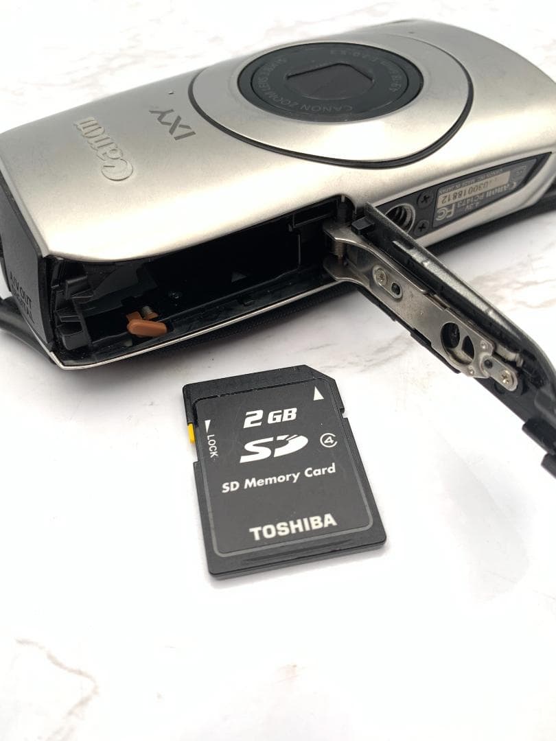 【動作未確認】ジャンク Canon キャノン IXY 30S デジカメ