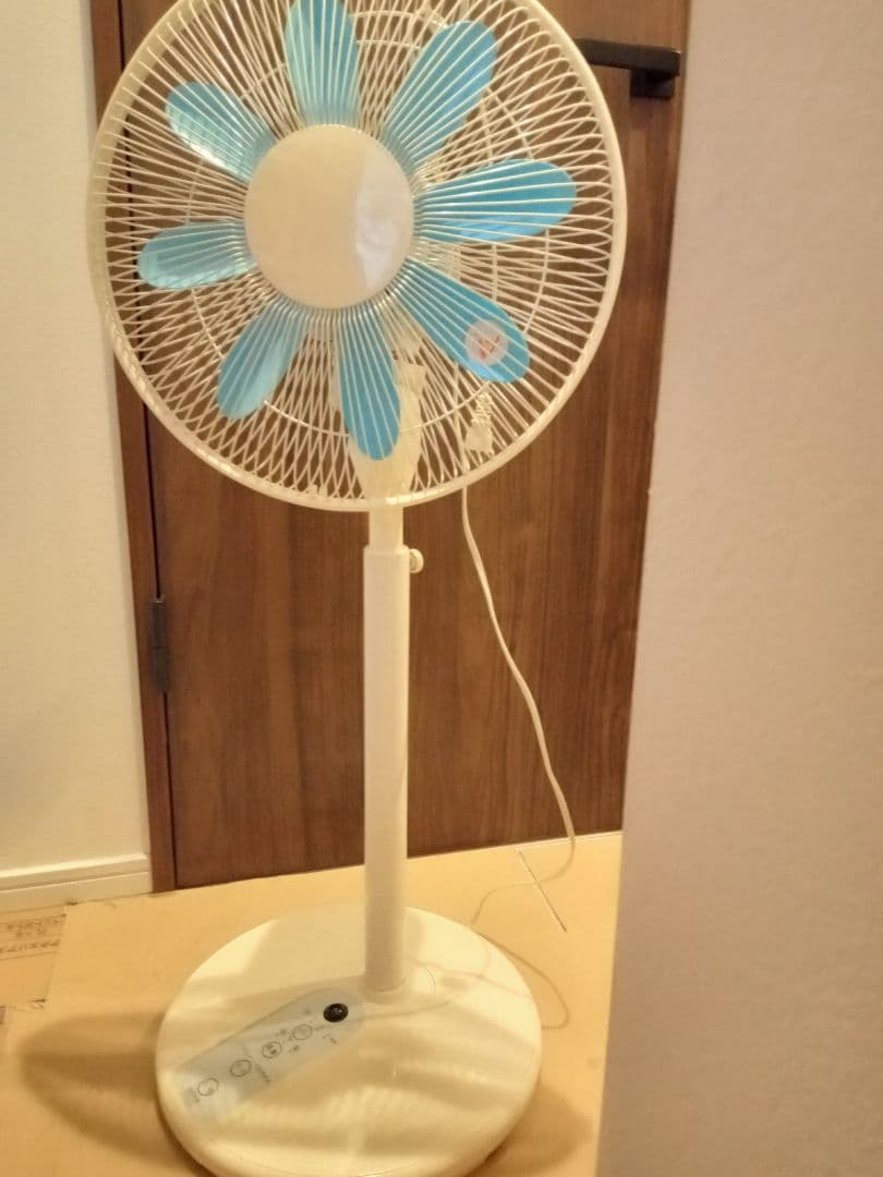 家庭用扇風機 ブルー８枚羽 デザイン 100V 43W