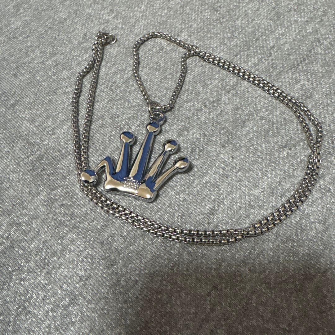 STUSSY クラウンペンダント ネックレス シルバー - メルカリ
