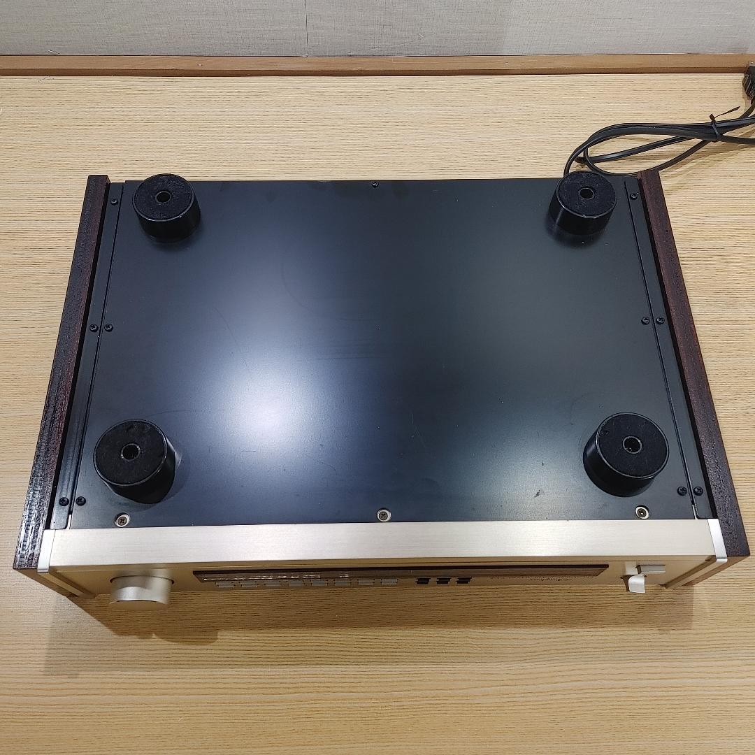 Accuphase FMステレオチューナー T-108