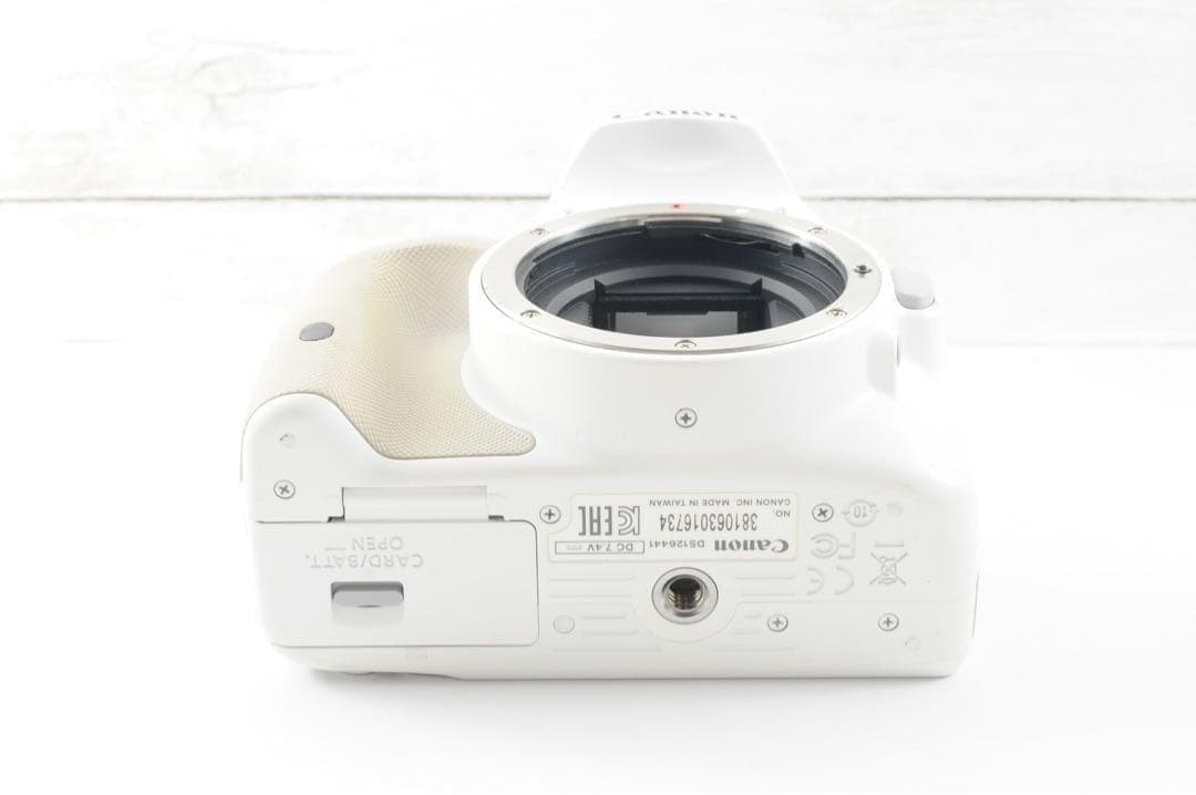 ❤️人気ホワイト❤️スマホ転送❤️Canon kiss X7