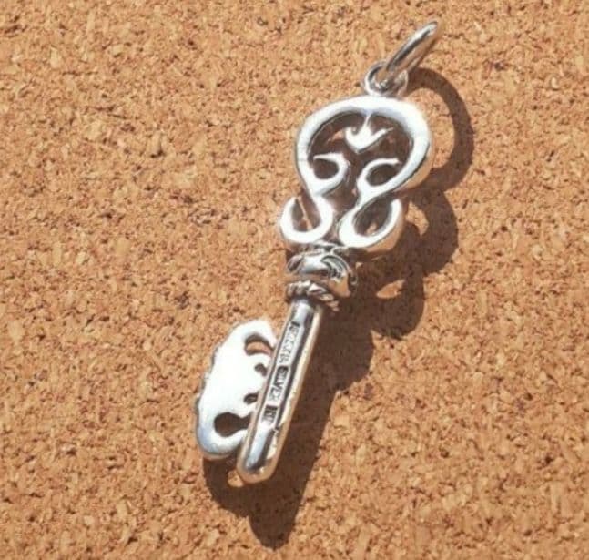 アリゾナフリーダム シルバー☓ k18ネックレストップ キーモチーフ