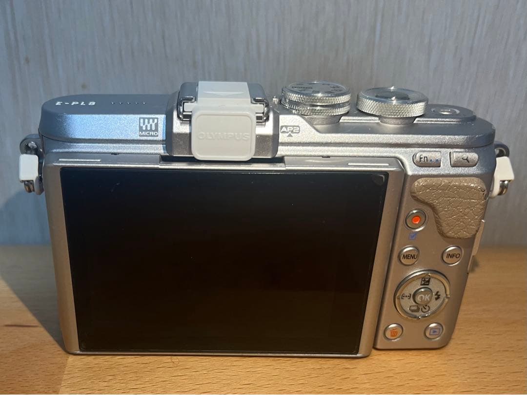 即決OK！OLYMPUSPENE-PL8ミラーレス一眼