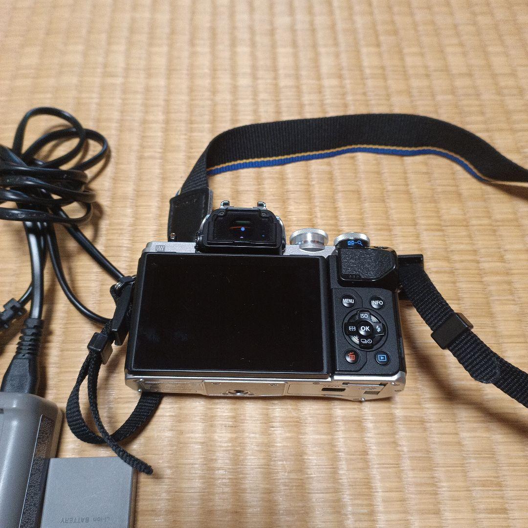 OLYMPUS OM-D EM10 mark2 カプラーつき