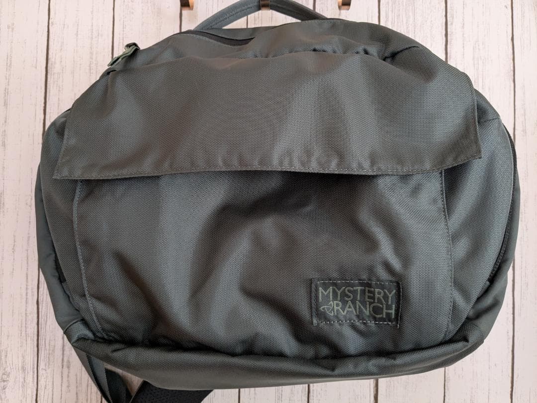 ミステリーランチ　ディストリクトプロ　ミネラルグレー 大人気の多機能ショルダーバッグ District Pro！！ 【MYSTERY RANCH