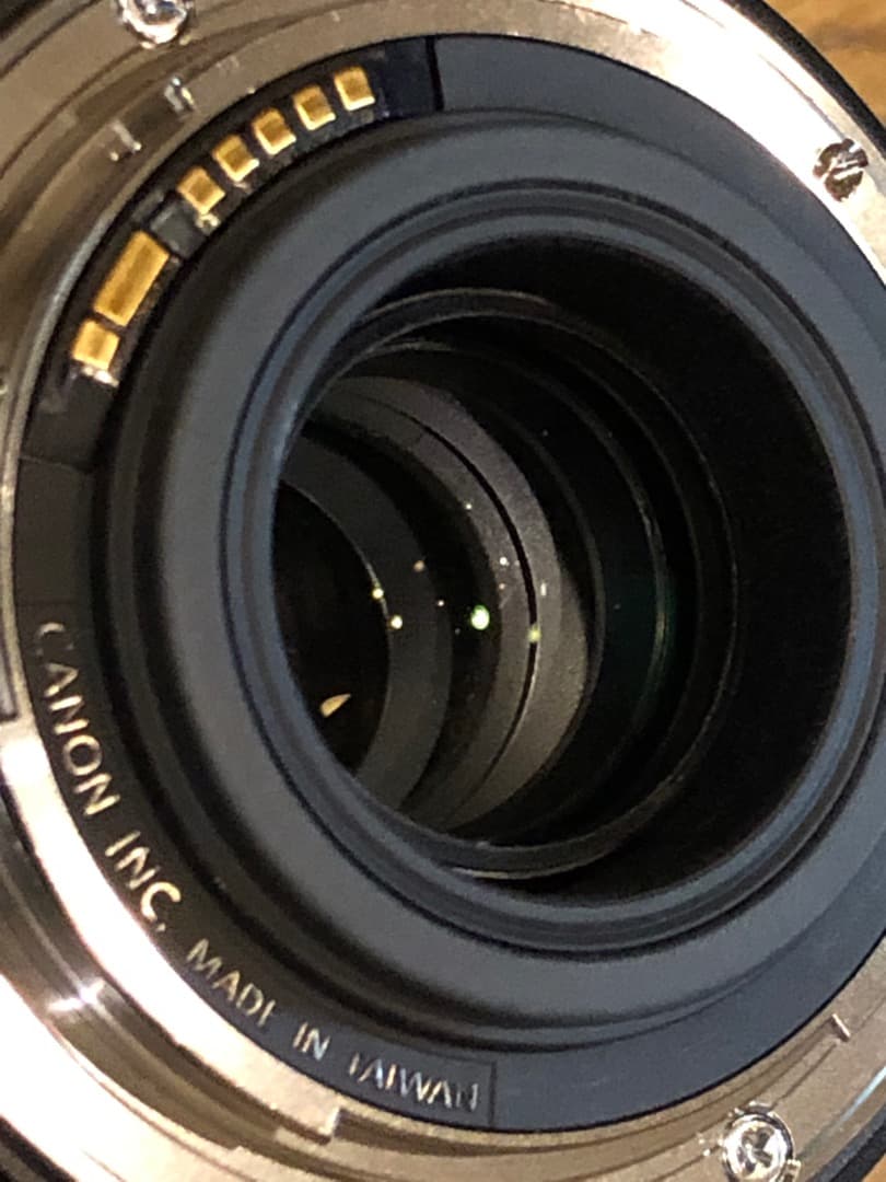 Canon EOS C100 ＋18-200 f3.5 レンズ付き シネマカメラ