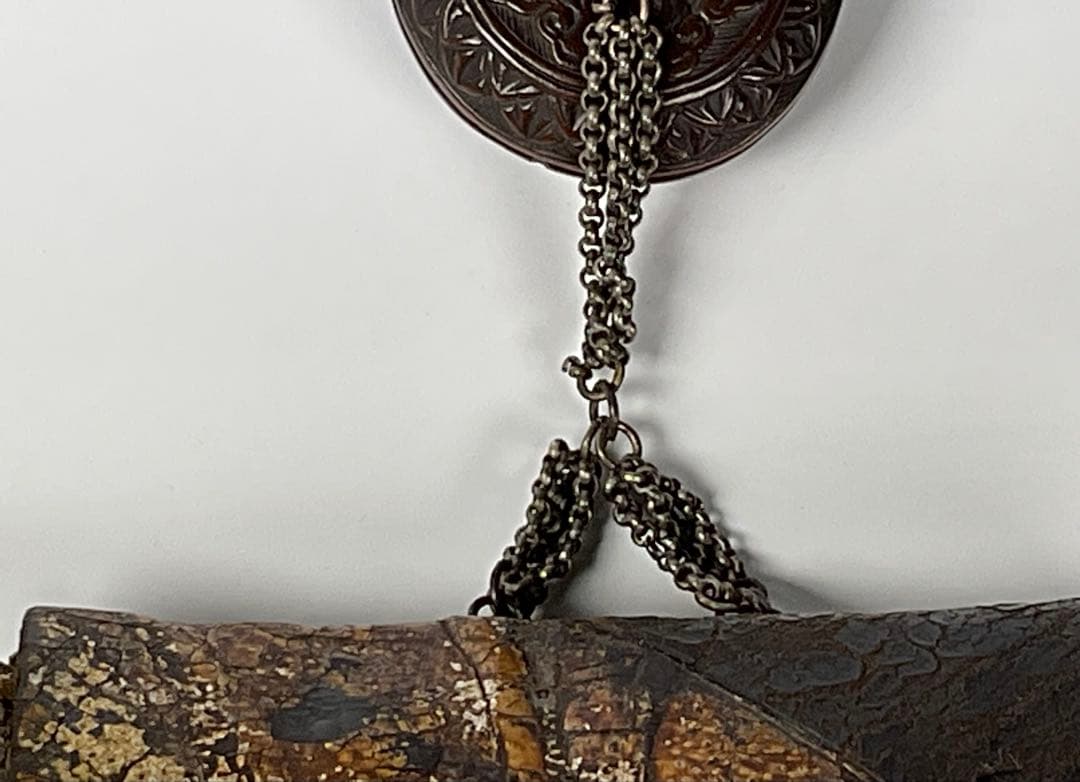 煙草入れ 金唐革 饅頭根付 忠利銘 提げ物