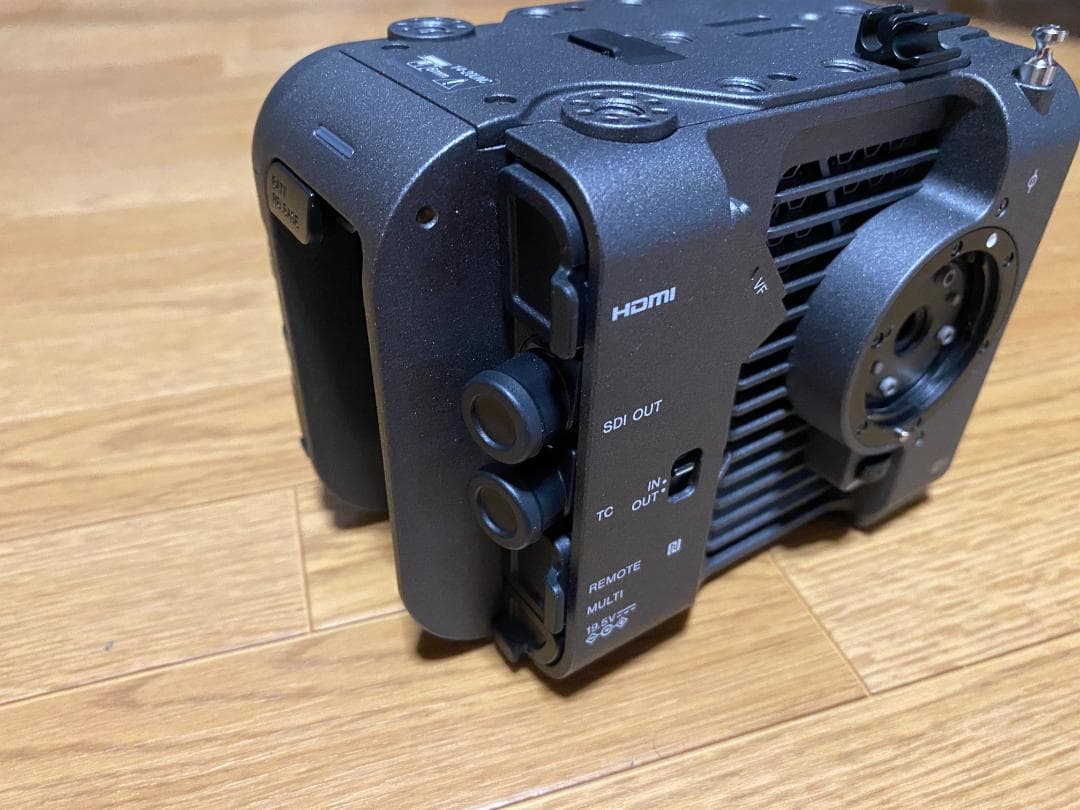TATSUさま【美品】SONY FX6＆バッテリー＆チャージャーセット