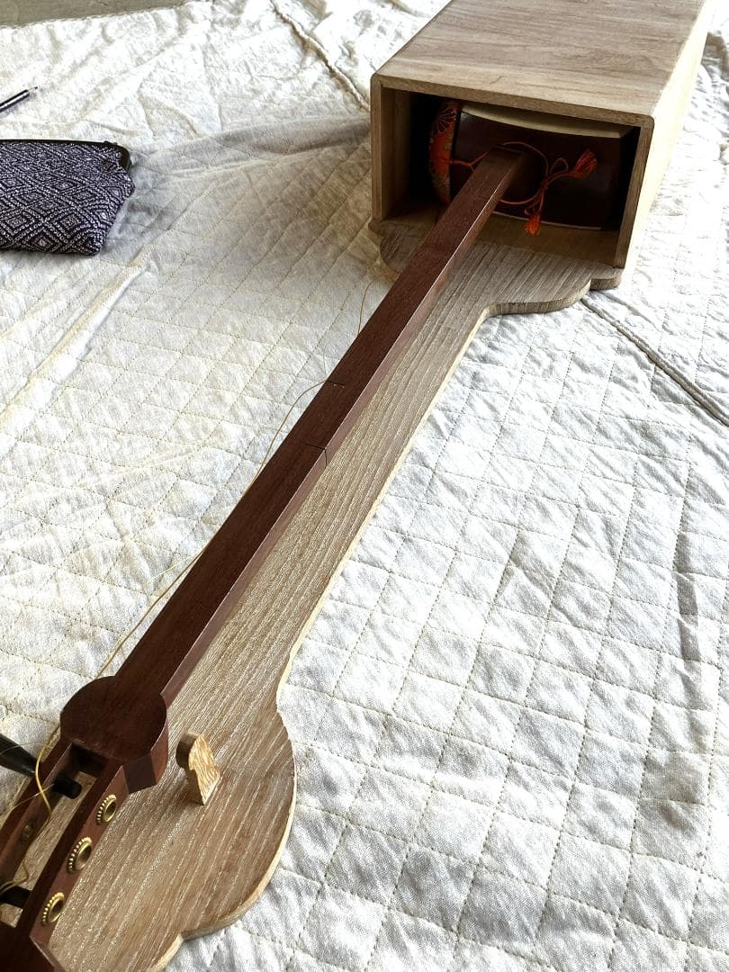 ジャンク】 三味線 ハードケース バチ付き