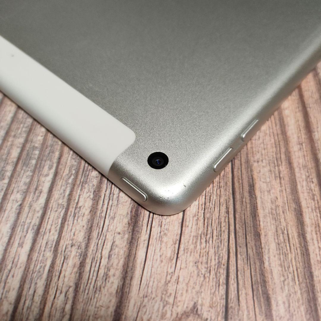iPad 第6世代 32GB シルバー SIMフリー