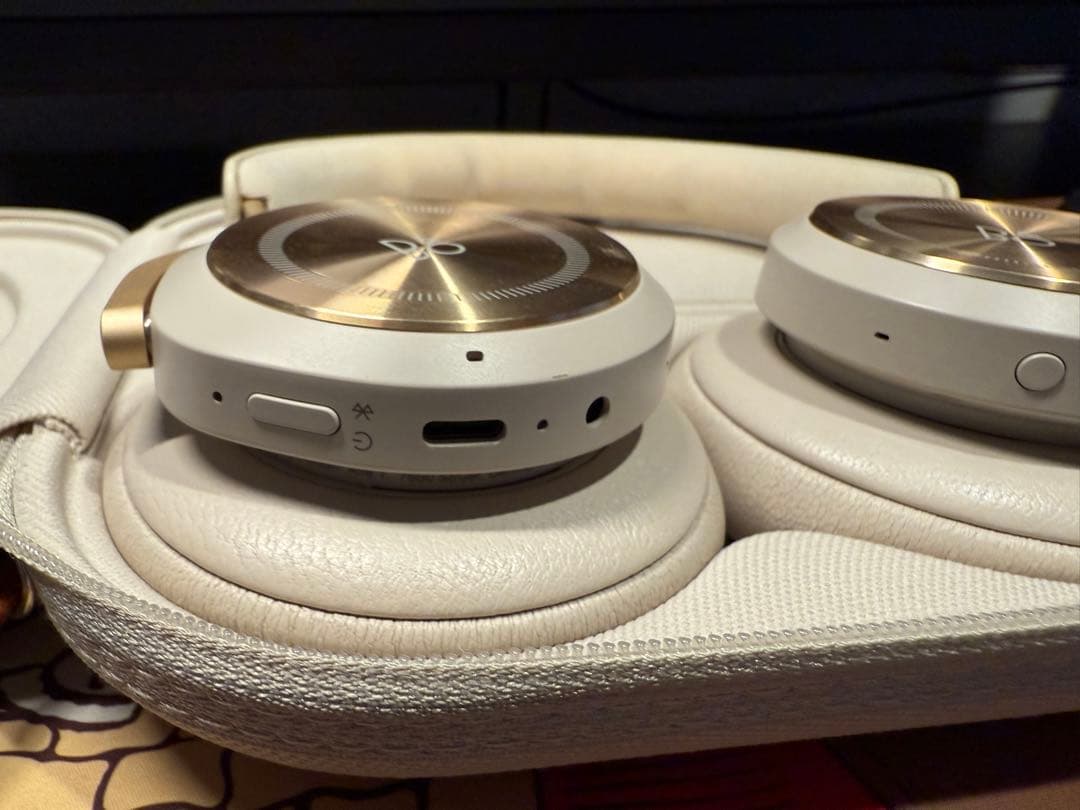 Bang & Olufsen Beoplay HX ゴールドトーン ヘッドホン