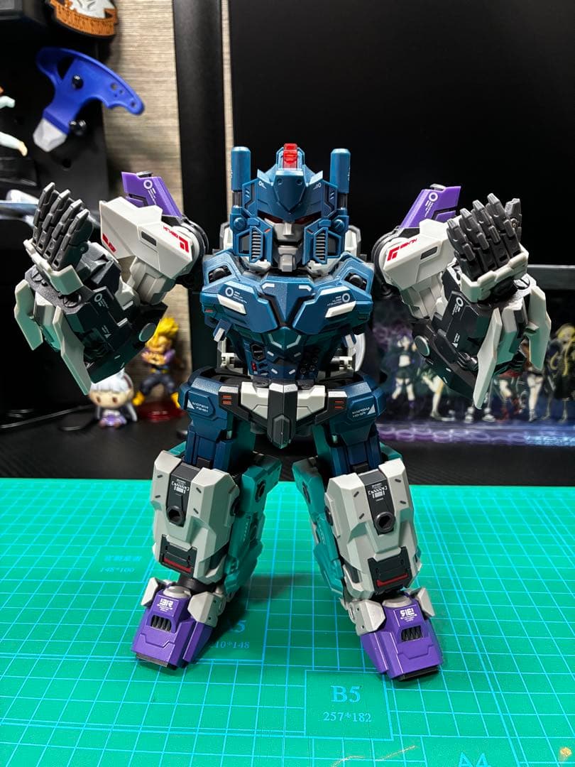 誠造社 SDT-06 CAESAR 非正規トランスフォーマー Toy Review: Master Made SDT-06 Caesar (Overlord) - YouTube