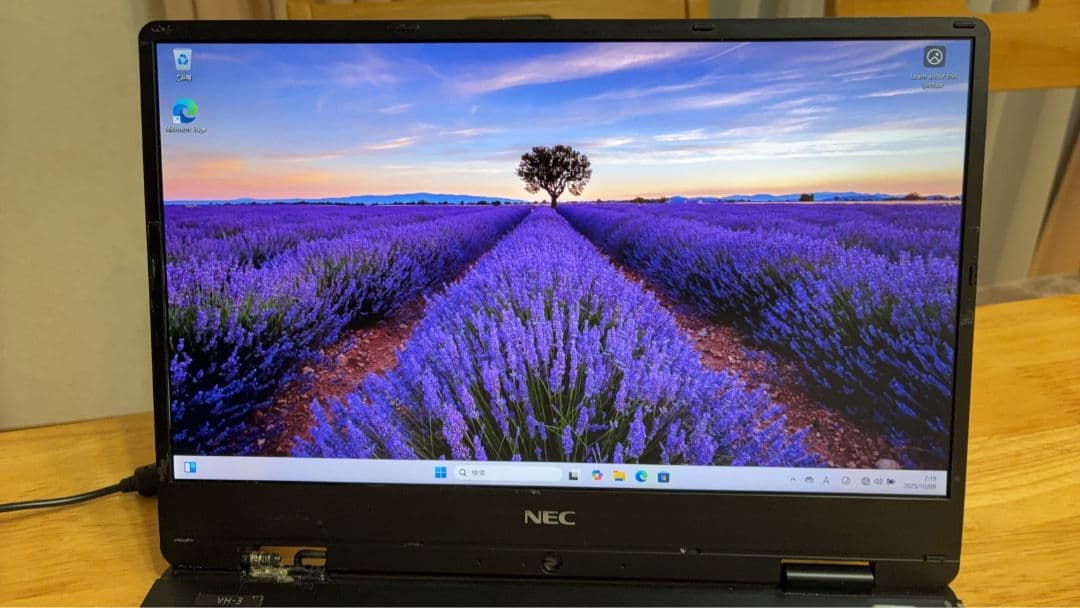 軽量薄型☆NEC VKT12H-3 i5-7Y54 メモリ8GB SSD128