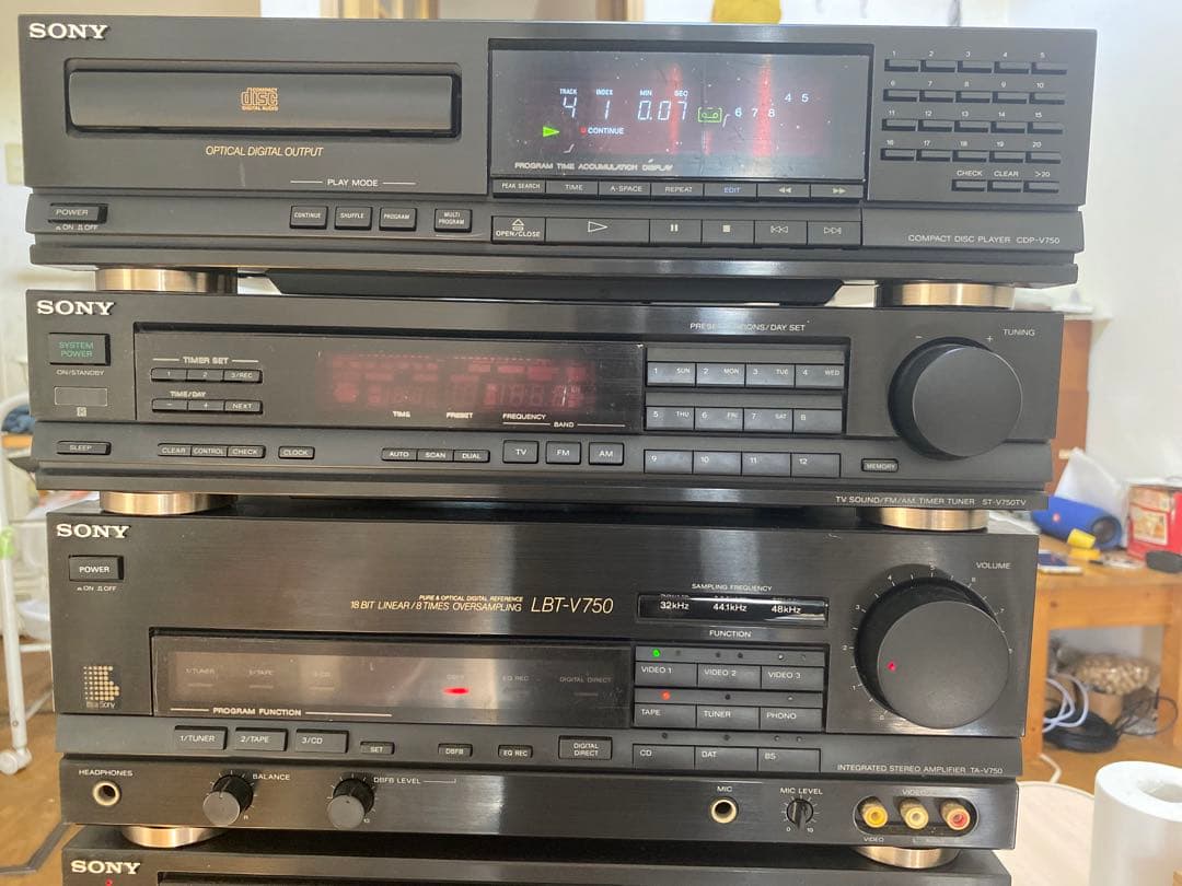 ラジオ・コンポ Sony V750