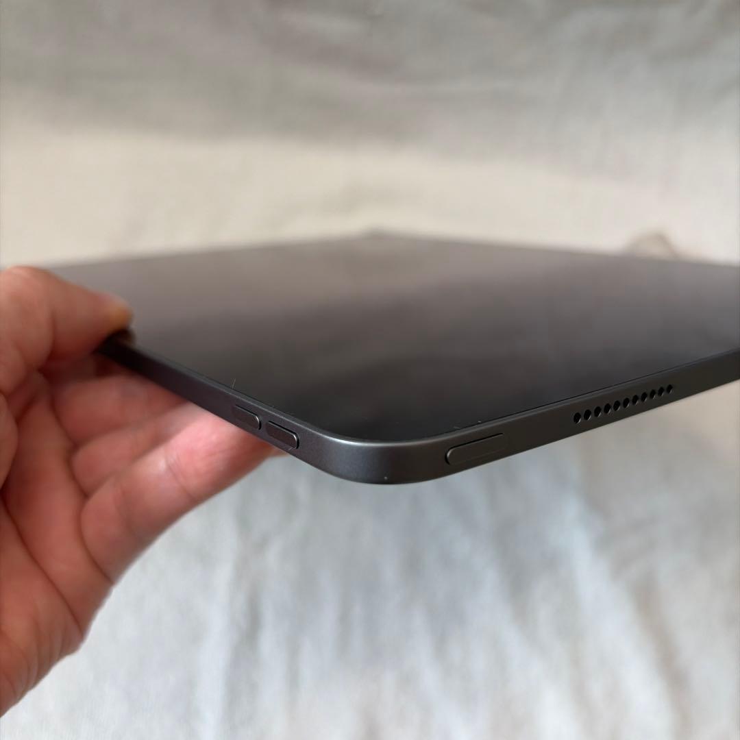 B*n様 極美品 iPad pro 12.9 第5世代 512GBスペースグレー