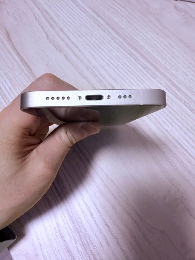 【本日限定】Apple iPhone 13 本体　128g